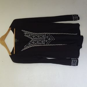 Lucky Brand Embroidered  Black Long Sleeve Top sz Med women's